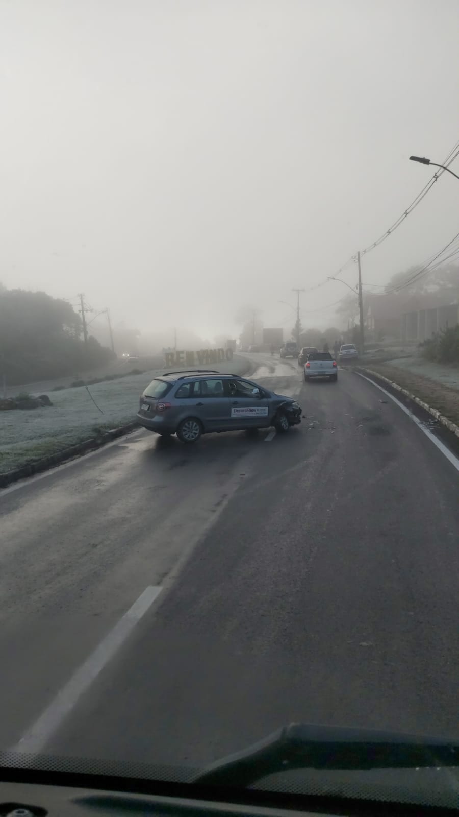 Gelo na pista causou diversos acidentes na manhã desta sexta feira