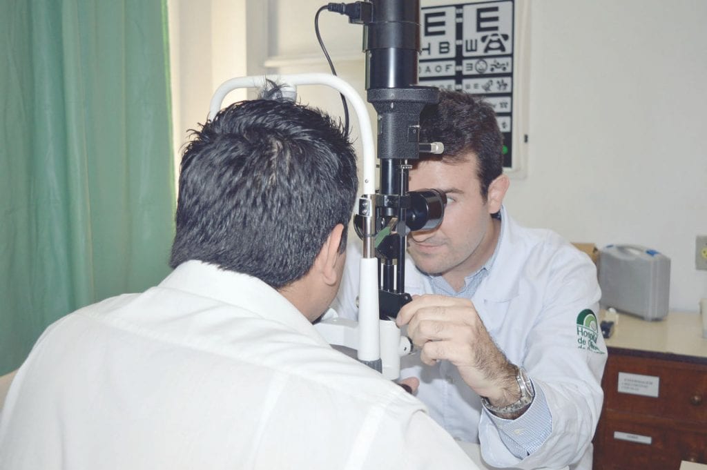 Um completo consultório de oftalmologia já está montado e atendendo dentro do Hospital de Canela. Foto: Francisco Rocha