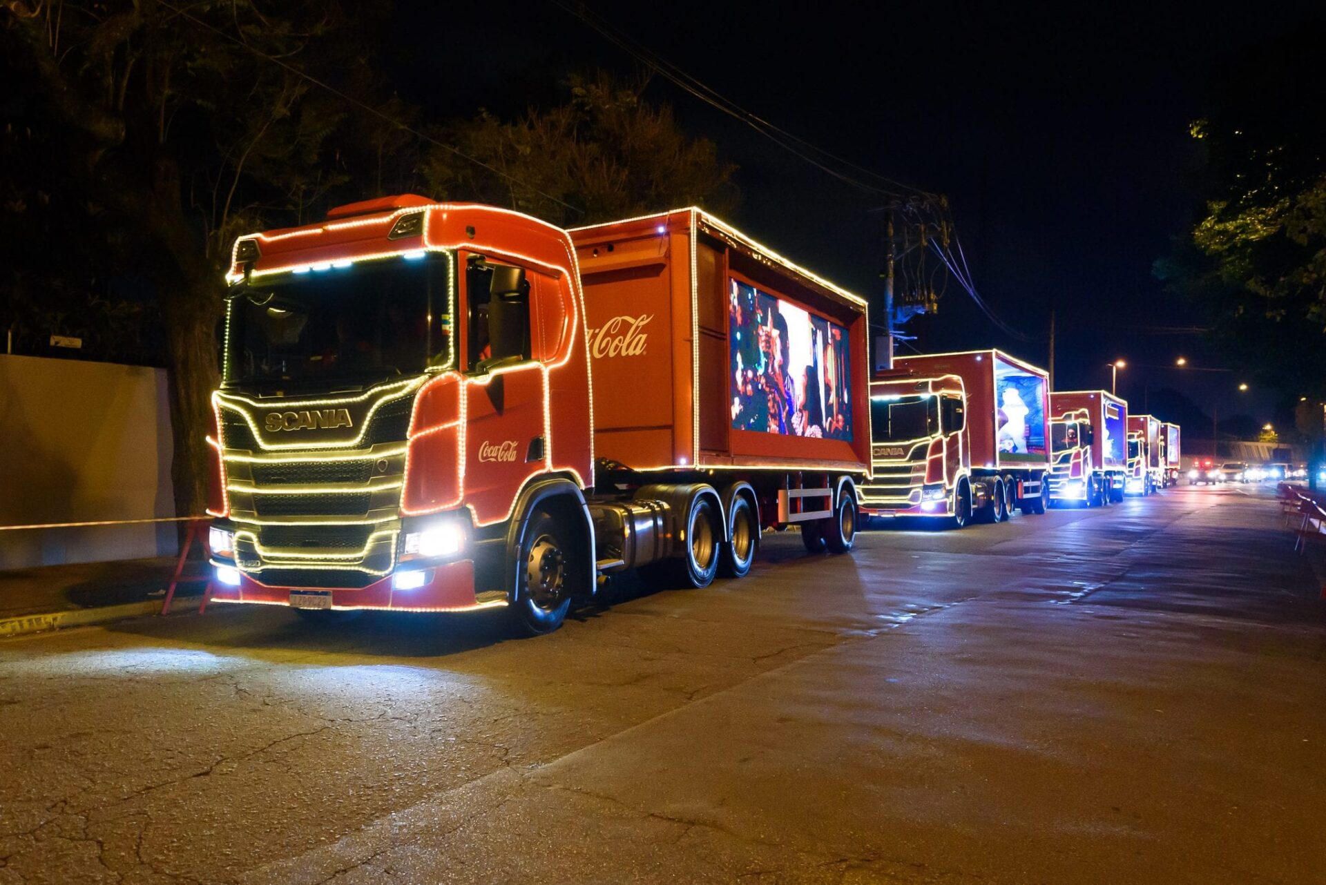 Canela e Gramado recebem Caravana Iluminada de Natal da Coca Cola