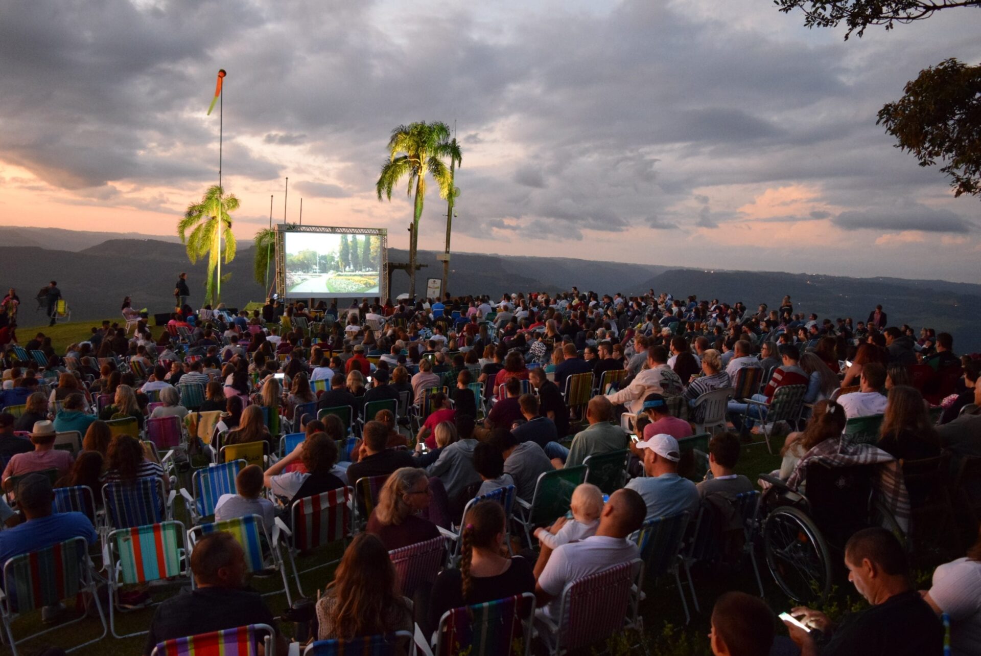 “Eu e Meu GuardaChuva” será exibido no Ninho das Águias dia 16 de fevereiro Portal da Folha