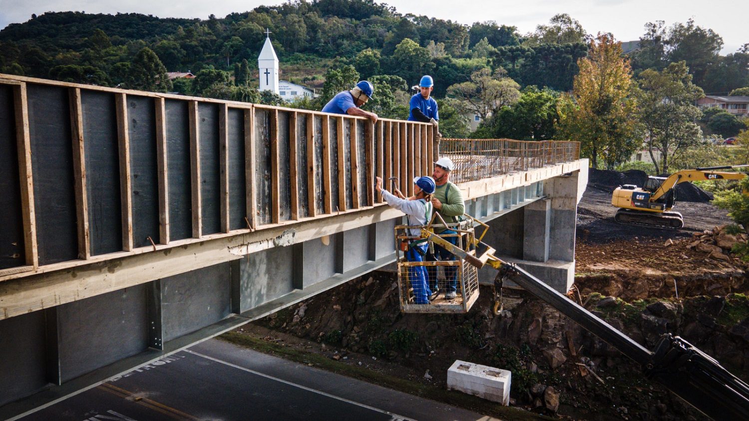 rodovias da Serra e Hortênsias nesta