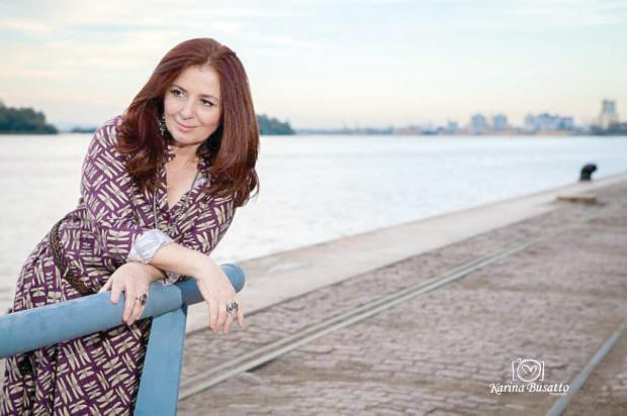 Cantora é conhecida pela canção Porto Alegre é Demais
