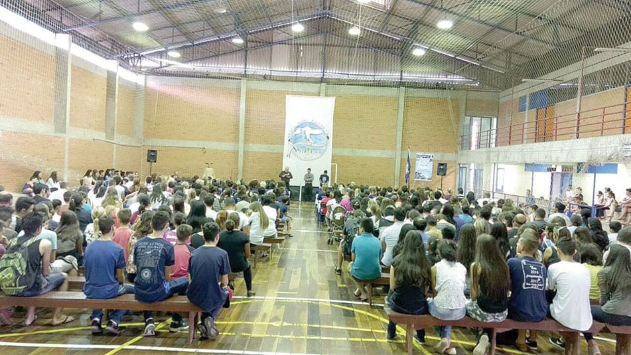 Foto: Reprodução - Comunidade escolar comemorou os 105º aniversário
