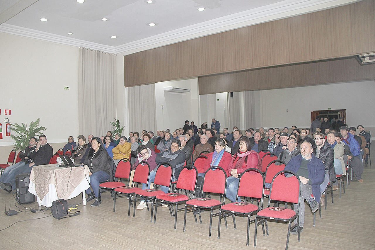 Foto: Eduardo Idalino - Empresários presentes concordaram que o Município deve adquirir o financiamento junto ao Badesul