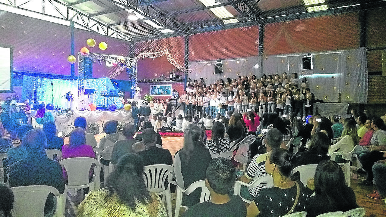 Fotos: Reprodução – Apresentações reuniram todos os alunos