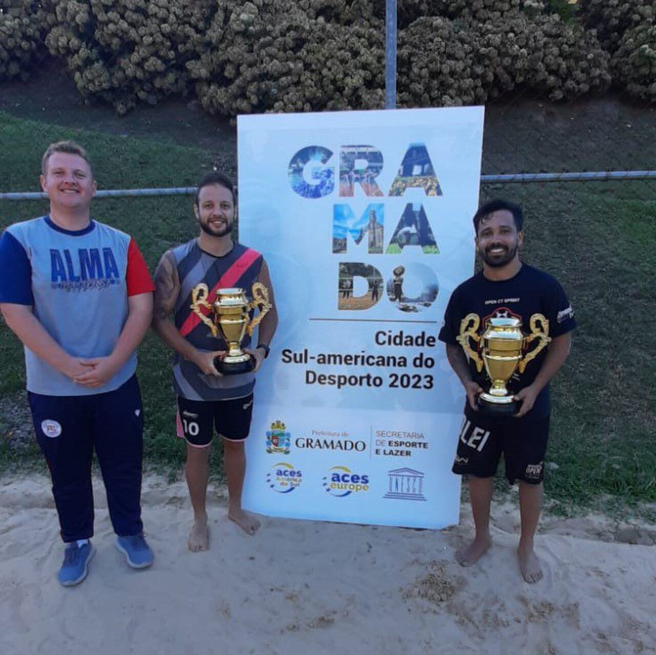 Foto: Renan Cardoso e Tarso, vencedores do torneio.