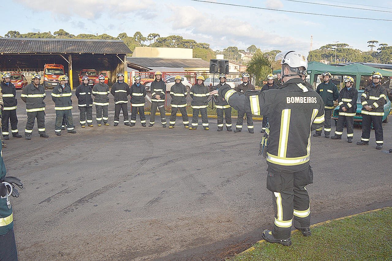 Fotos: Francisco Rocha – Vinte e sete profissionais atualizaram seus conhecimentos em salvamento veicular