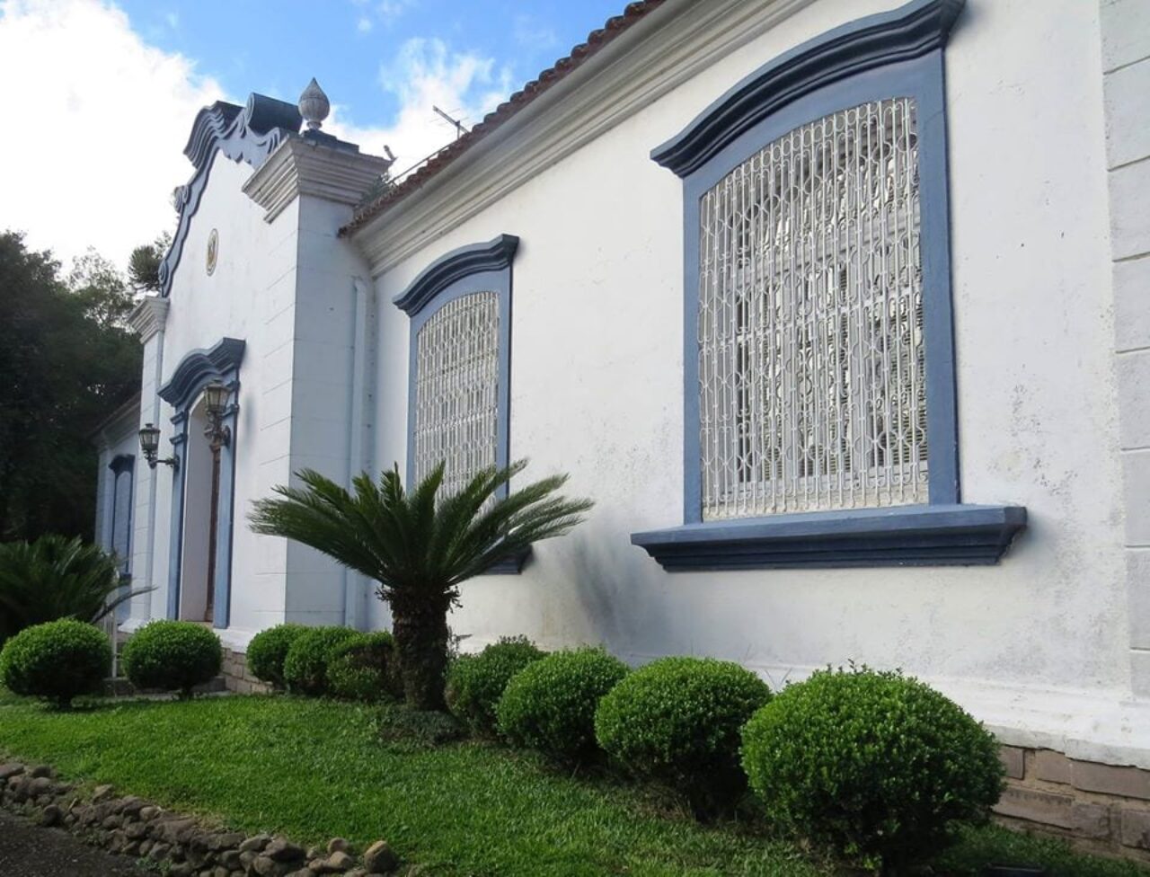 Eduardo Leite estaria no Solar das Hortênsias, residência do Governador, em Canela