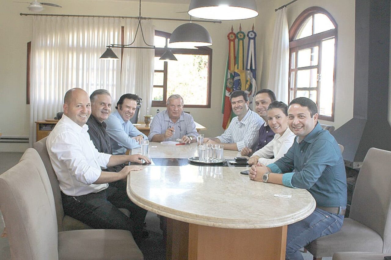 Foto: Eduardo Idalino - Os empresários também estiveram na Prefeitura de Canela, onde foram recebidos pelo prefeito Constantino Orsolin e pelos secretários municipais Vilmar Santos e Luciano Melo