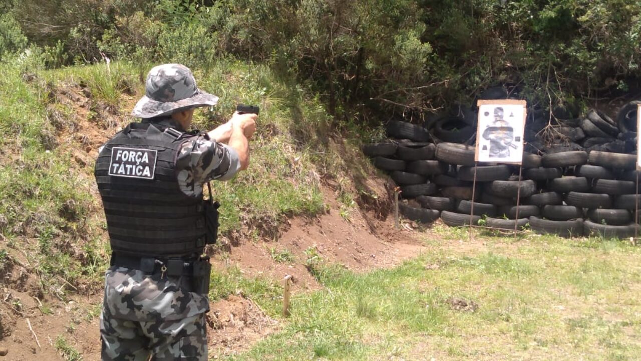 1º BPAT realiza treinamento com pistola 9mm