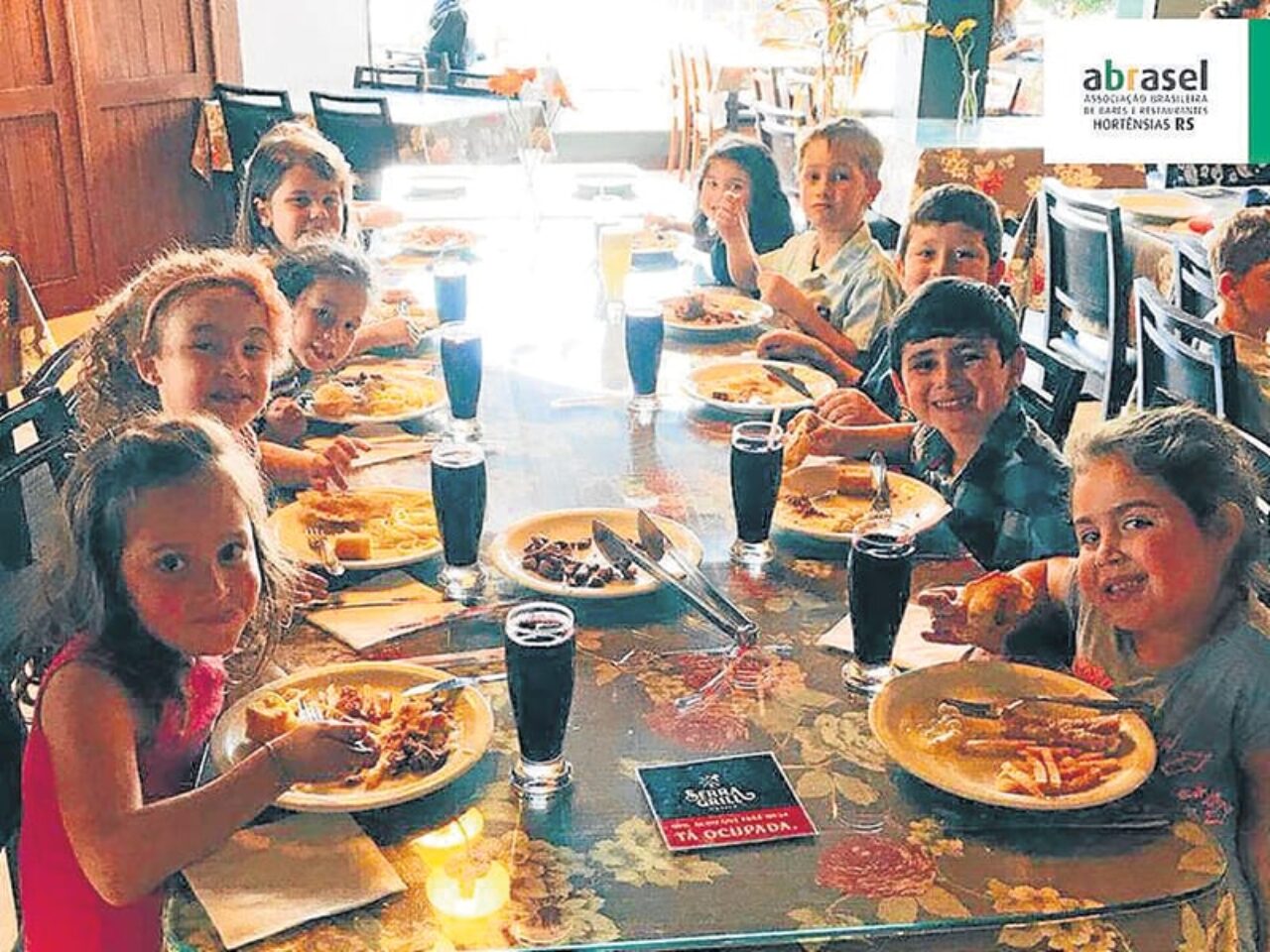 Foto: Divulgação Abrasel - Dia da Criança foi celerado com almoço especial no Restaurante Serra Grill em Canela