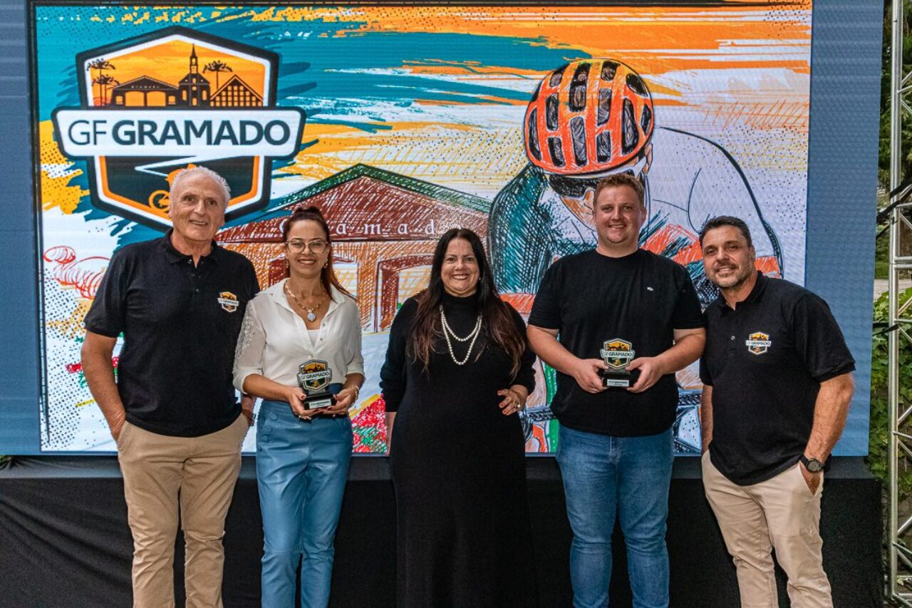 Na foto: Romolo Lazzaretti, CEO do evento
Vera Simão, sec Adjunta de Turismo de Gramado; Tania Costa, gestora executiva do evento; Lucas Roldo, secretario de Esportes de Gramado; Renato Leivas, CEO do evento.