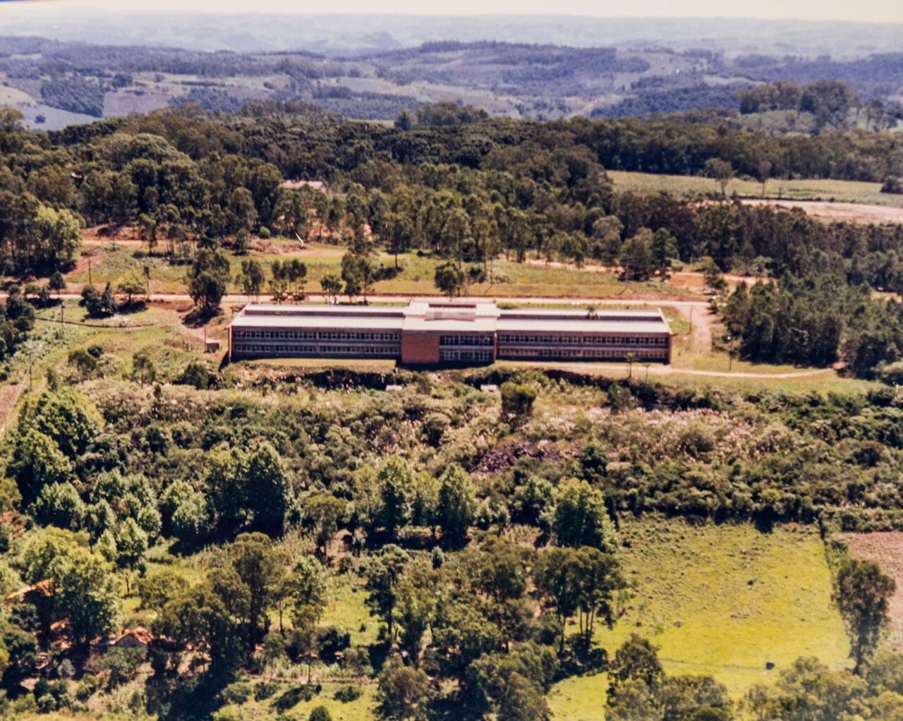 3._Bloco_A_da_FERVI__o_primeiro_a_ser_construido__inaugurado_em_1982.