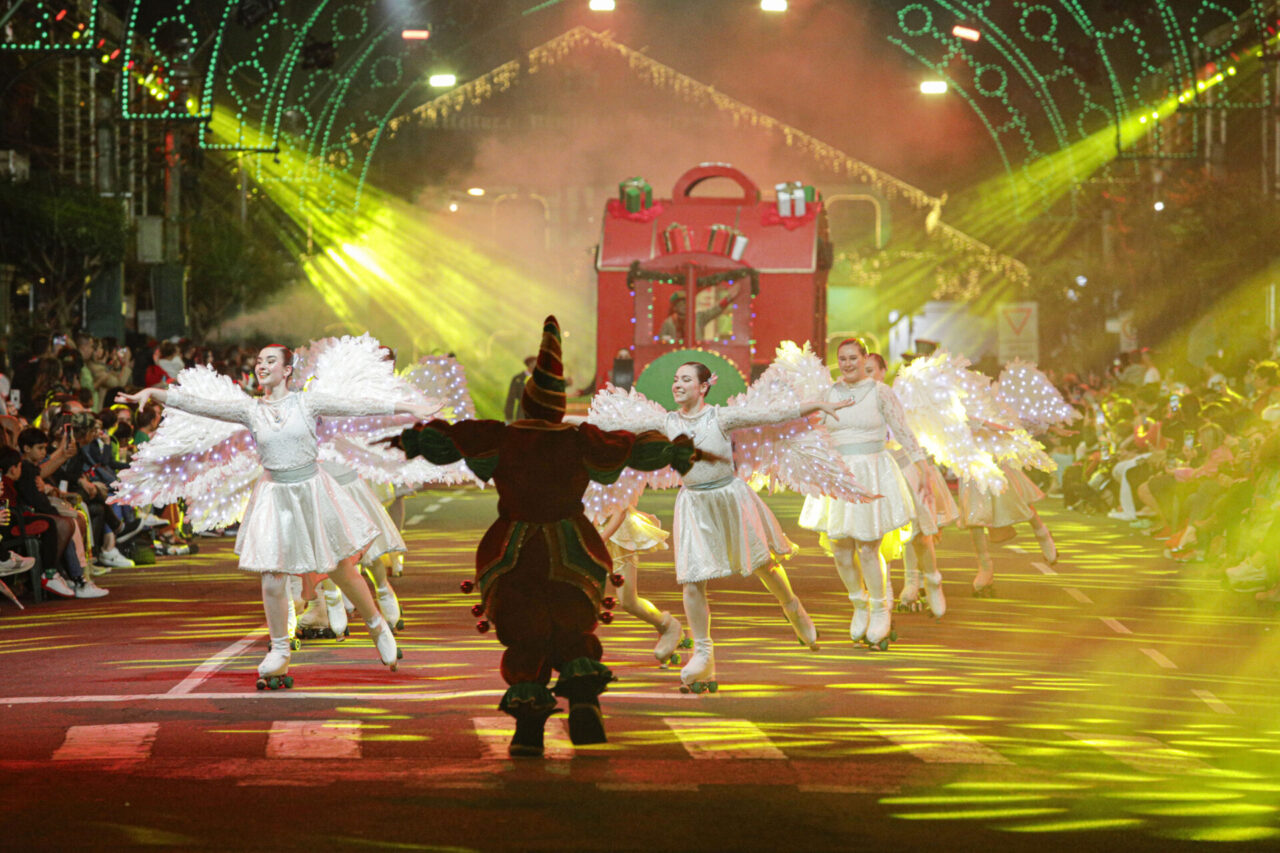 03_11_2024_39Natal Luz de Gramado - Grande Desfile de Natal. Foto Cleiton Thiele/SerraPress