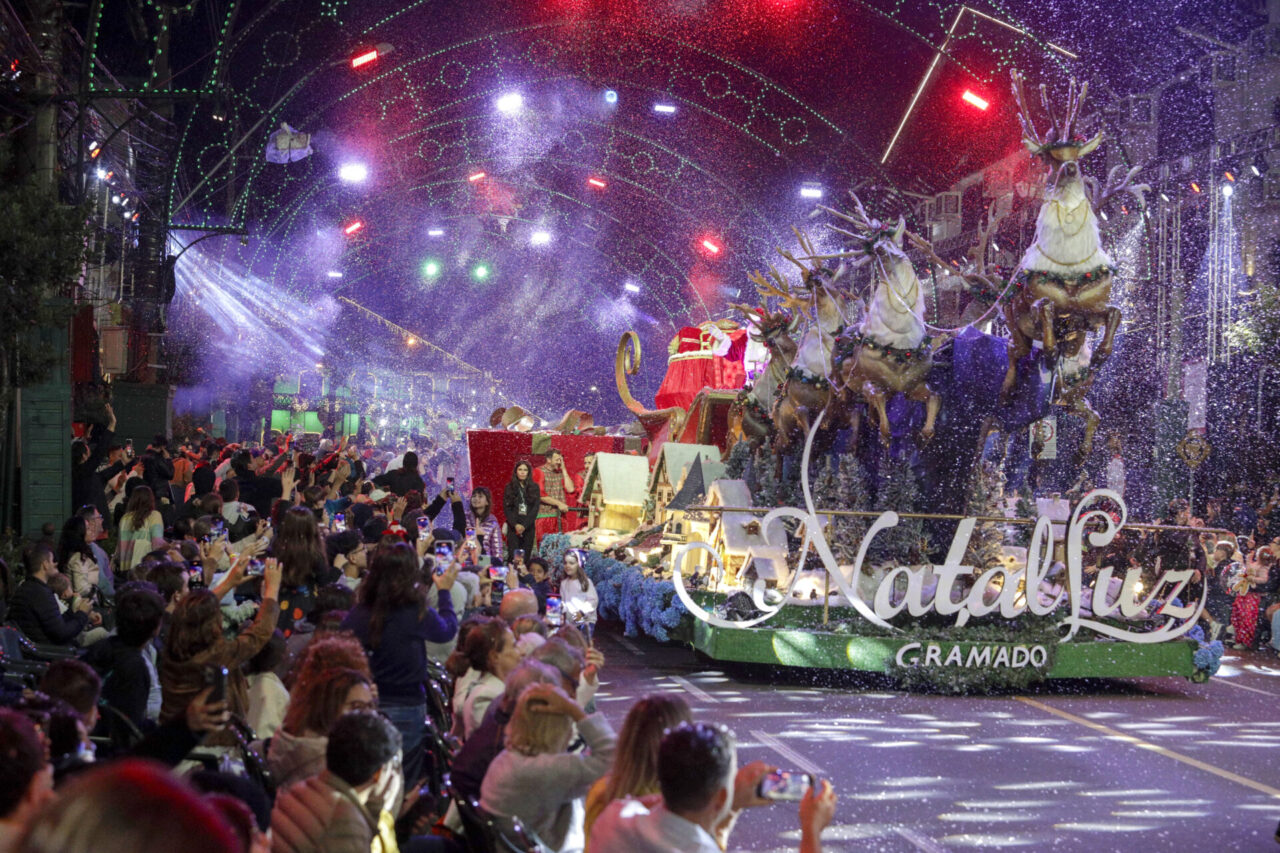 18_12_2024_39Natal Luz de Gramado - Grande Desfile de Natal. Foto Cleiton Thiele/SerraPress