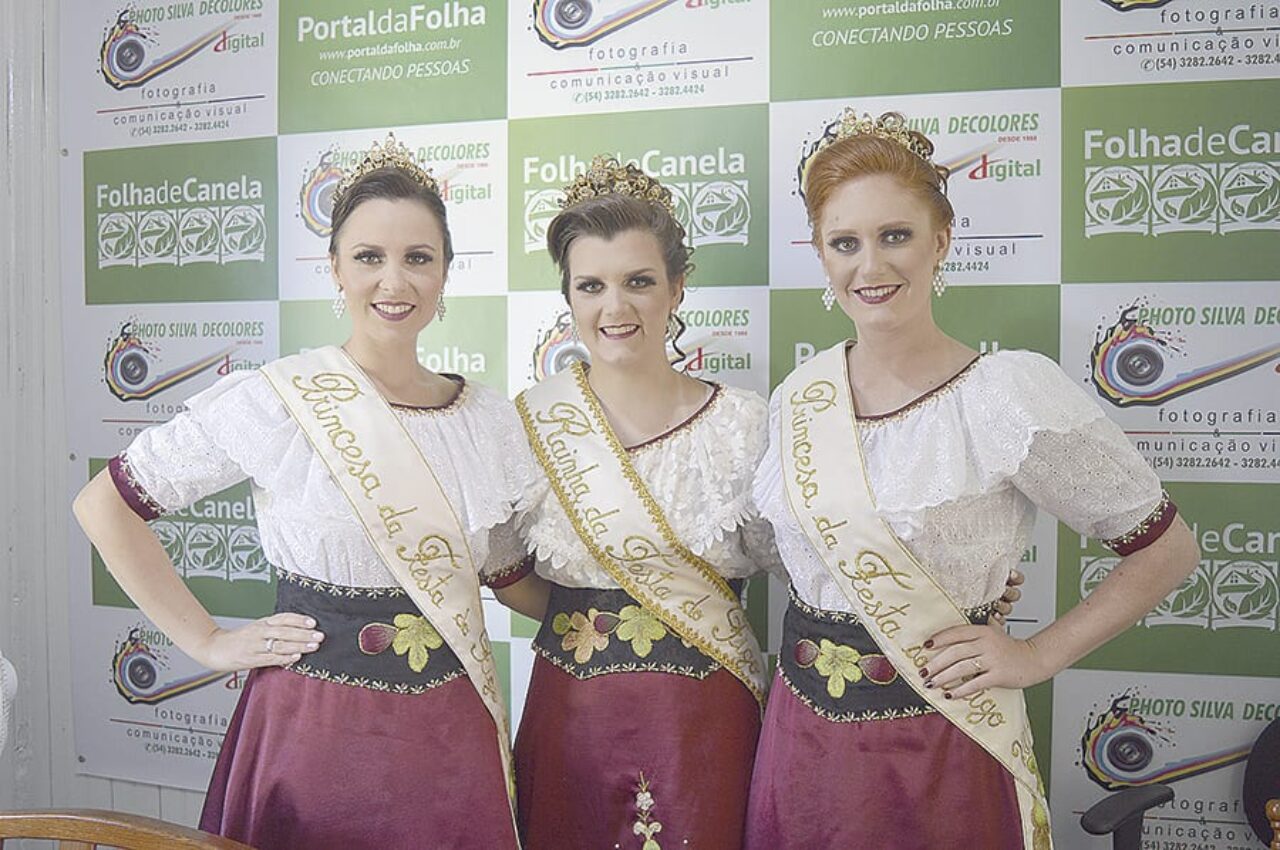 Foto: Filipe Rocha - Soberanas da 46ª Festa do Figo, Rainha Ketrin Ananda Kich e as Princesas, Aline Beatriz Marcon e Tânia Carine Näher, em visita à redação da Folha