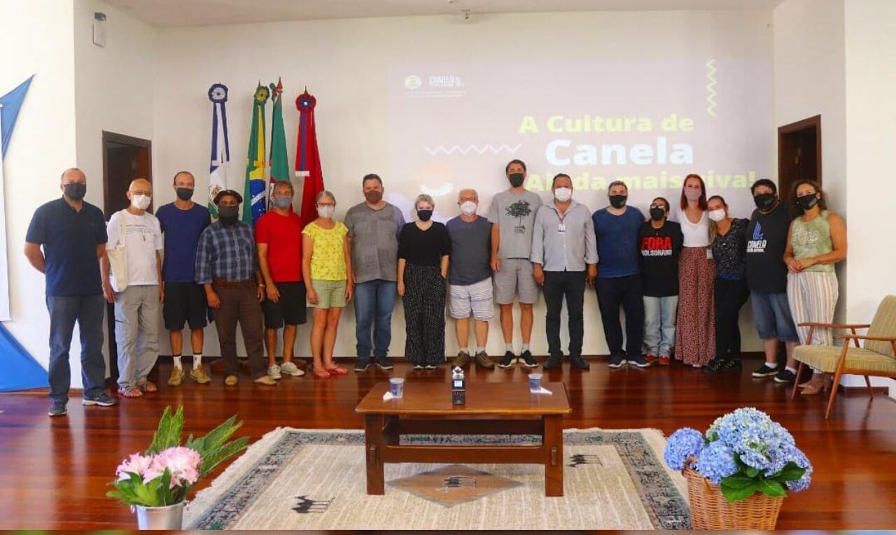 Os integrantes do Conselho de Cultura
