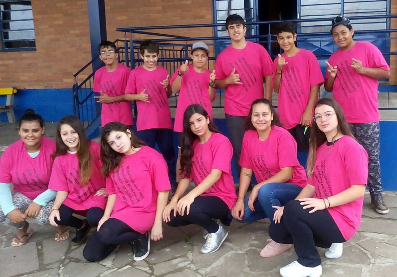 8º ano A: “A educação é como uma semente que é plantada por seus pais, regada por seus professores e floresce por seu próprio esforço.”