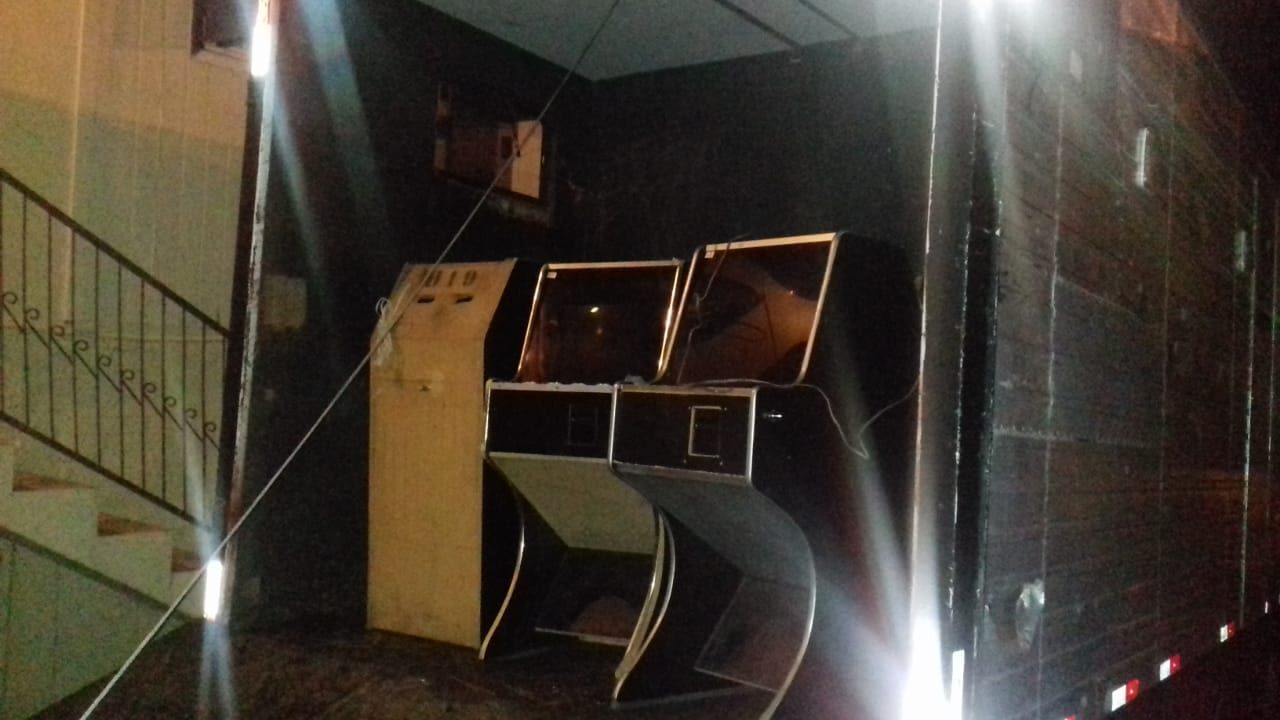 BM intercepta chegada de caça-níqueis em um bar em Gramado