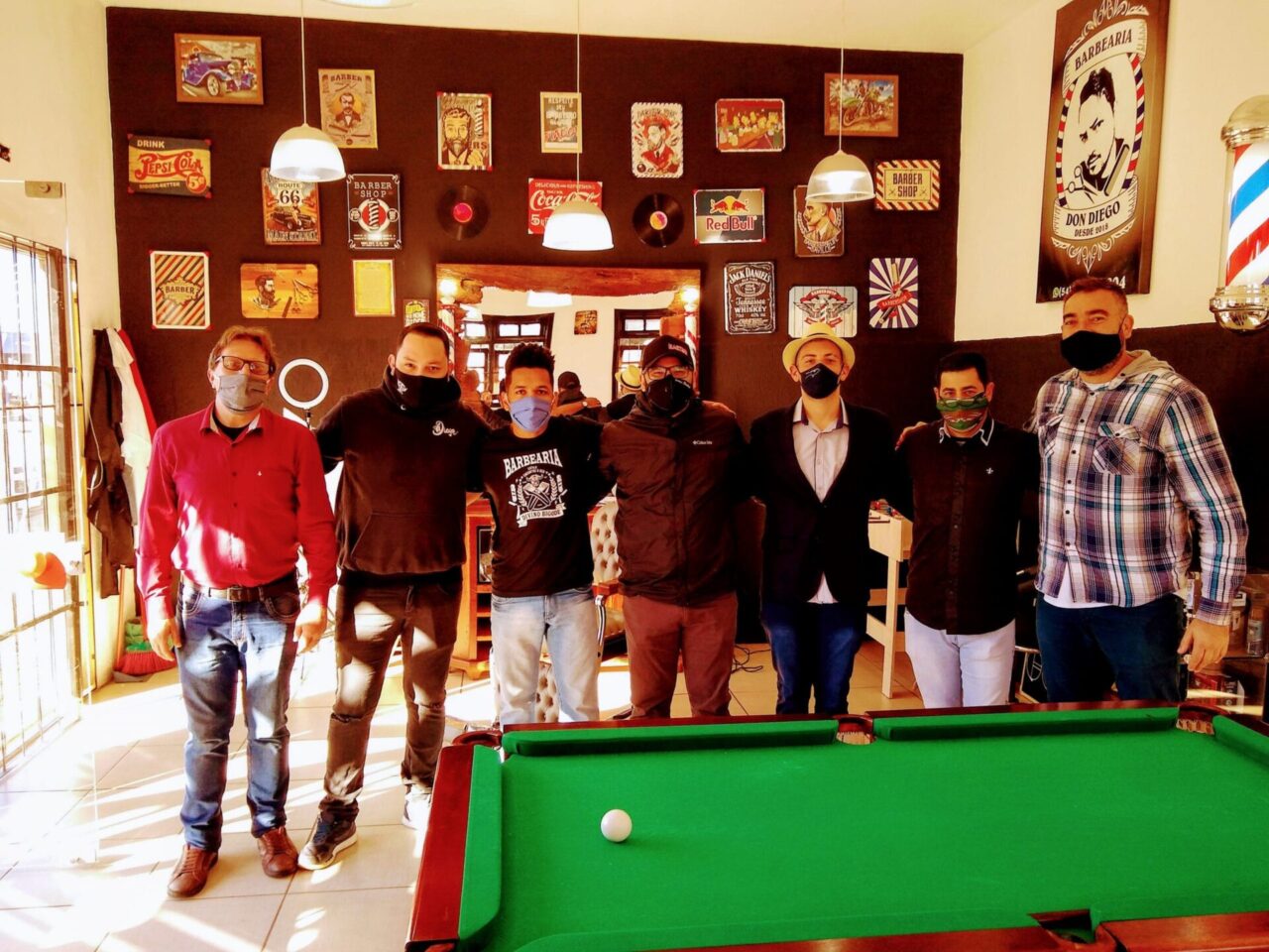 Na reunião de preparação do evento, o secretário de Assistência Social, Osmar Bonetto, Diego de Paula, Natanael do Divino, Jonas do Garagem 87, Vini Maciel do São Lucas, Fernando Moura e o vereador Marcelo Savi - Foto: Francisco Rocha