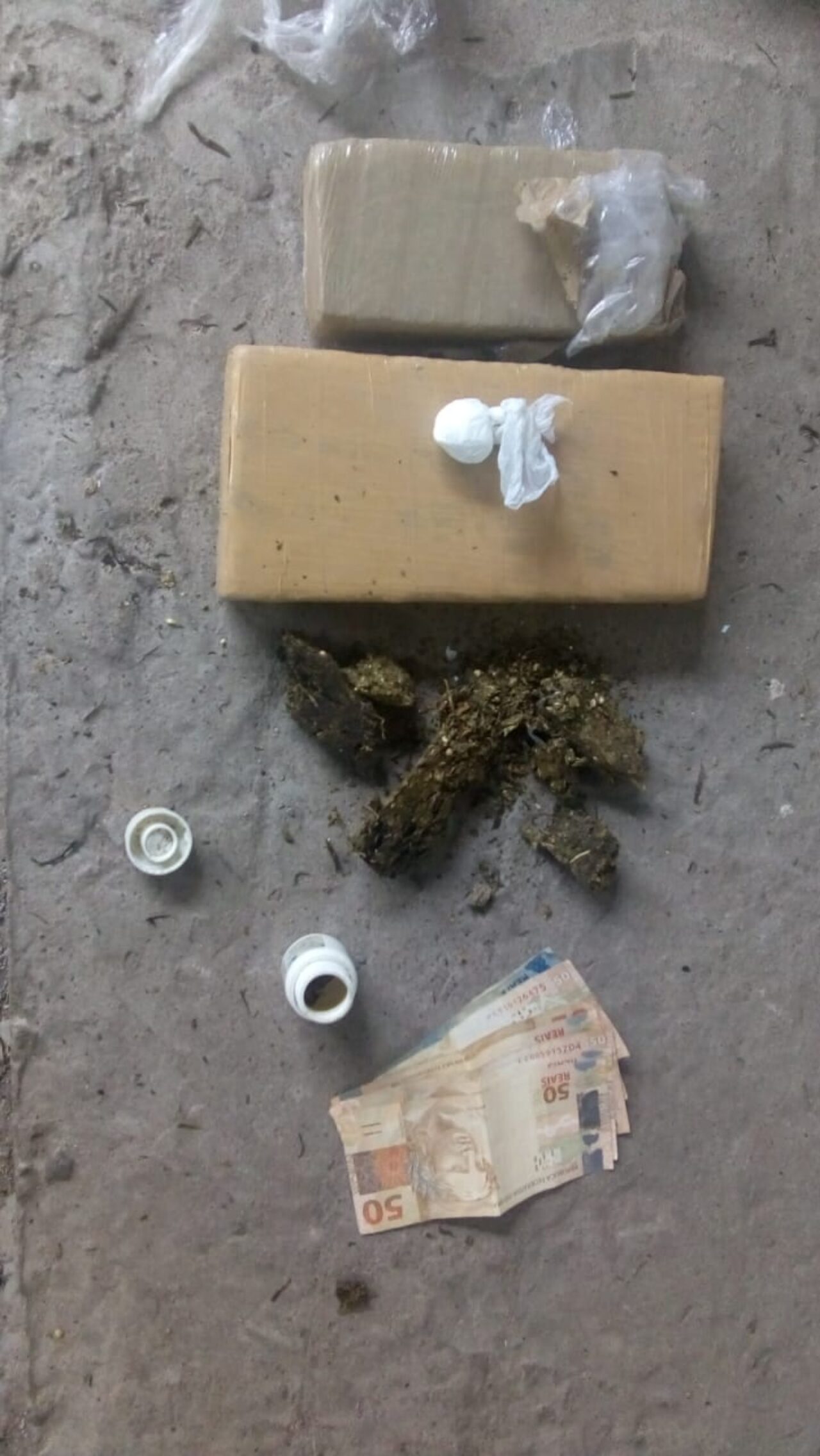 Brigada Militar prende traficante em flagrante com 1,4 quilos de maconha