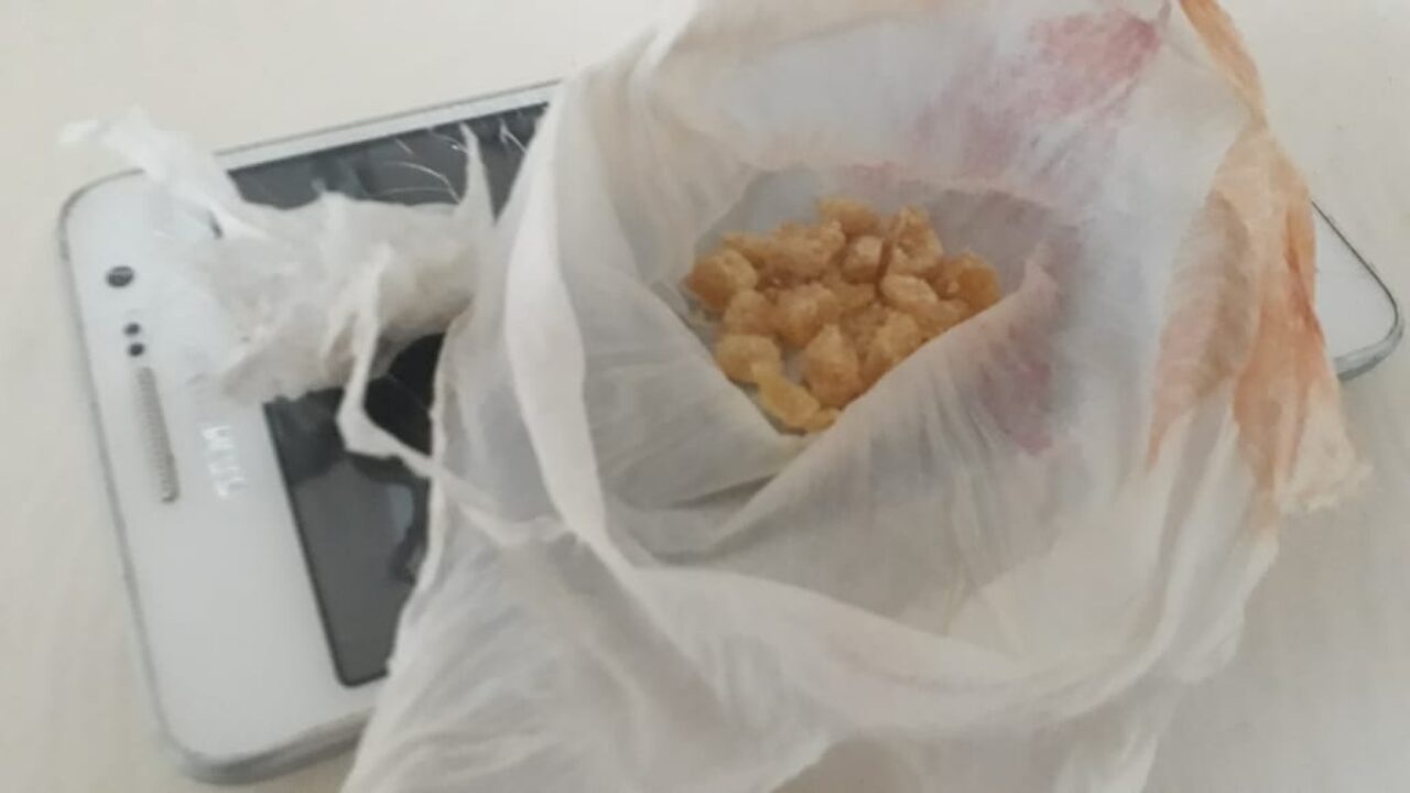 CANELA - Brigada Militar prende um procurado e dois menores com crack
