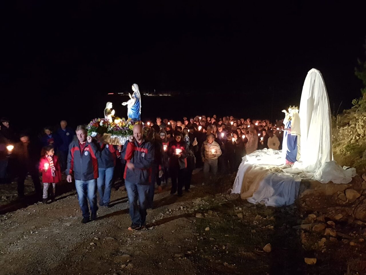 CANELA - Procissão Luminosa abre a programação da 60ª Romaria e Festa de Nossa Senhora de Caravaggio