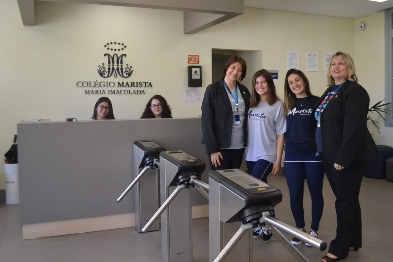 Legenda: Diretora Ângela Maria de abreu, e a vice-diretora Vivian Caberlon Nunes, avaliam a instalação como um importante passo estratégico para o Colégio.

Foto: Divulgação/Colégio Marista