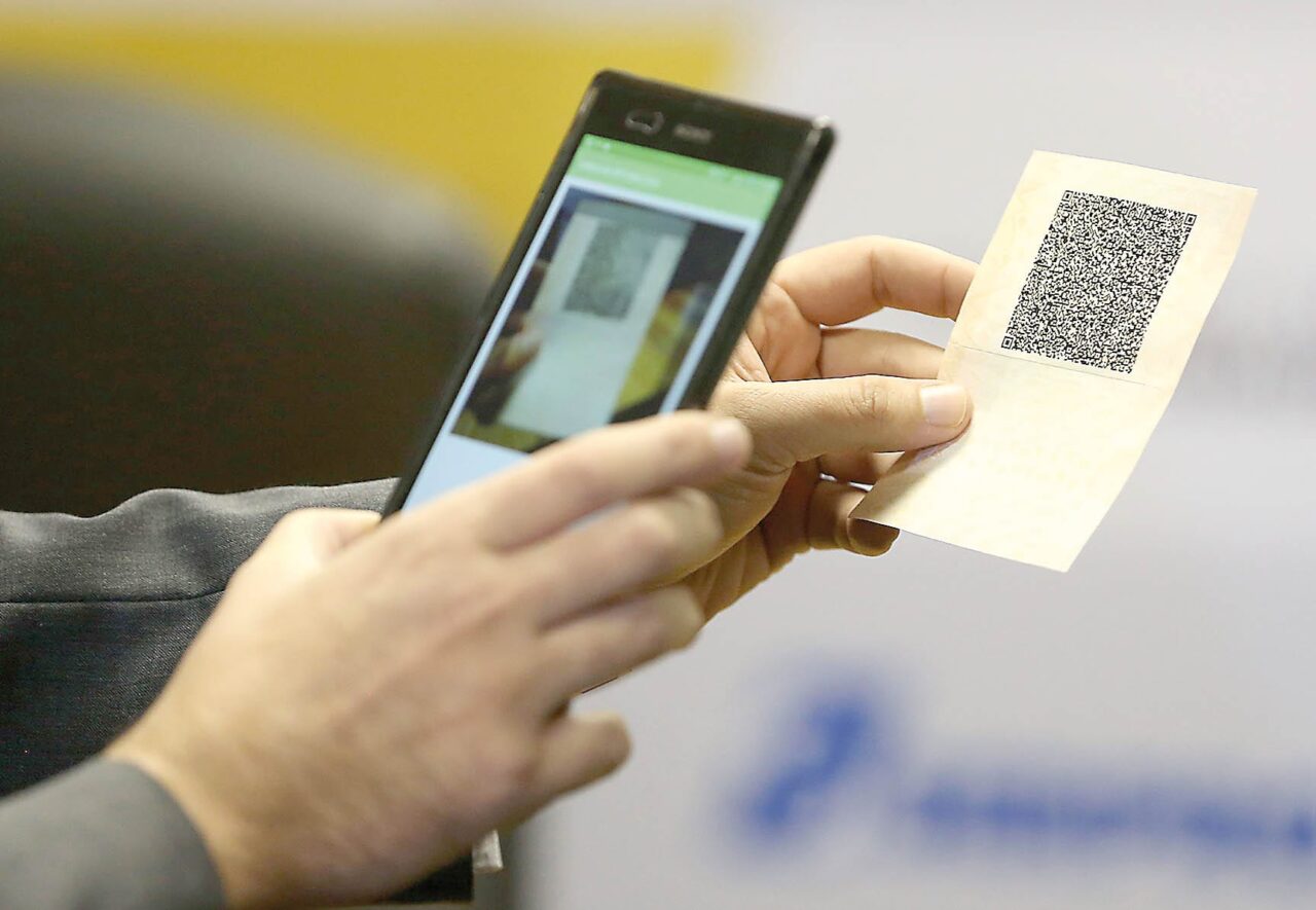 A nova Carteira de Habilitação (CNH) com o QR Code já implementado na parte interna