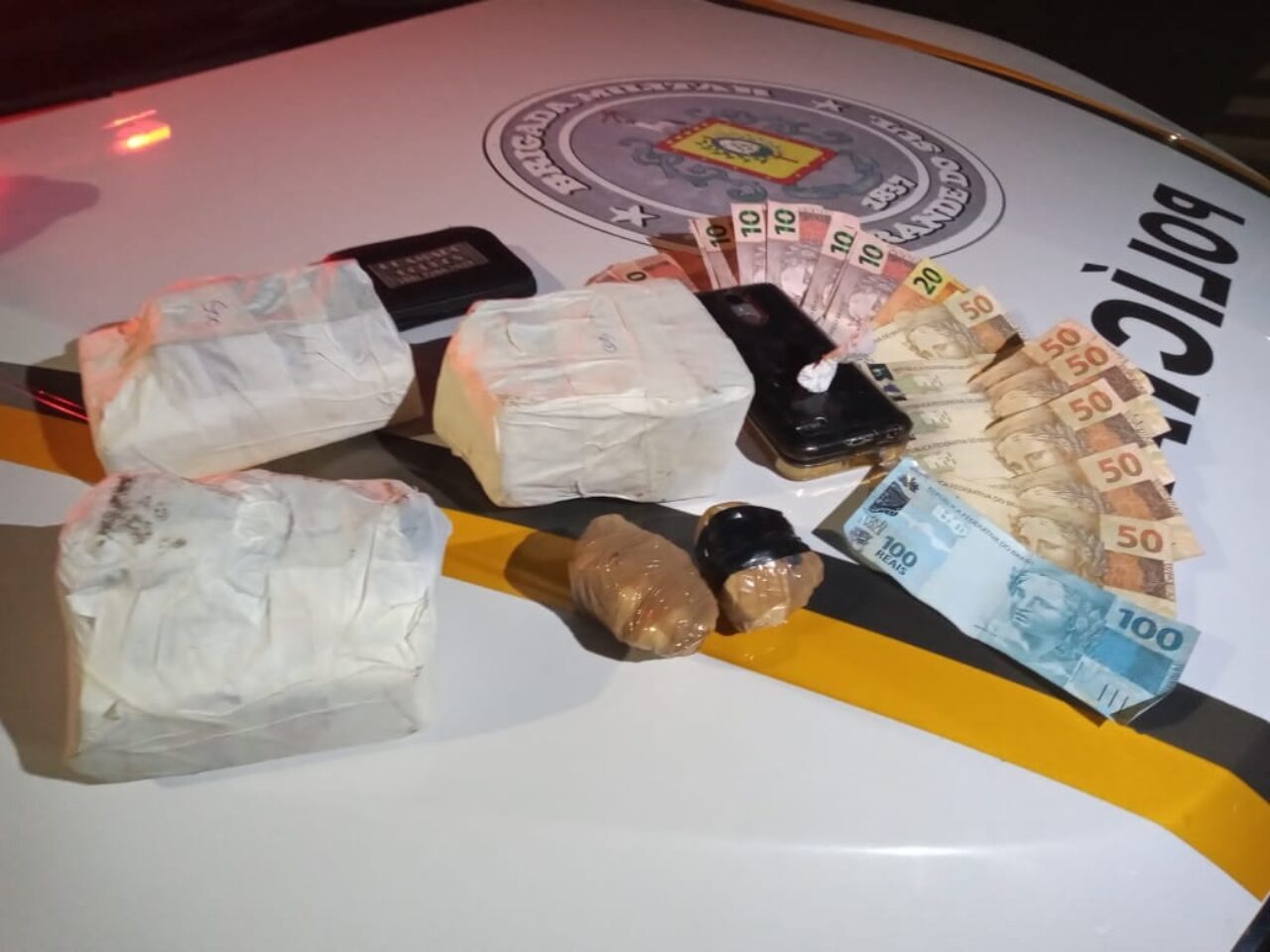 Canela – Brigada Militar intercepta 1,5 quilos de maconha e prende sete em ação de combate ao tráfico de drogas