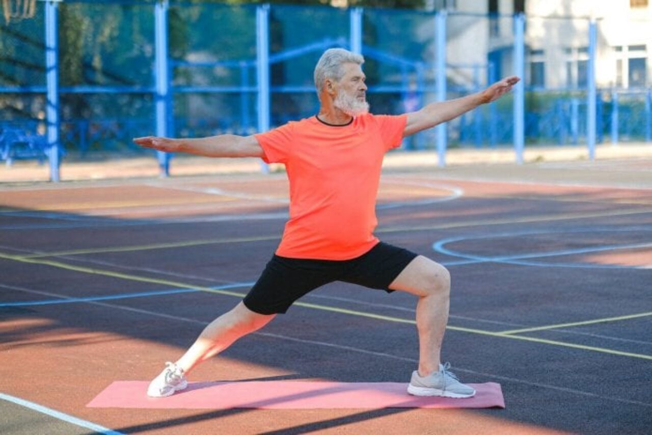 Cerca-de-30-porcento-das-pessoas-com-mais-de-60-anos-sofrem-com-a-perda-da-massa-muscular-696x464
