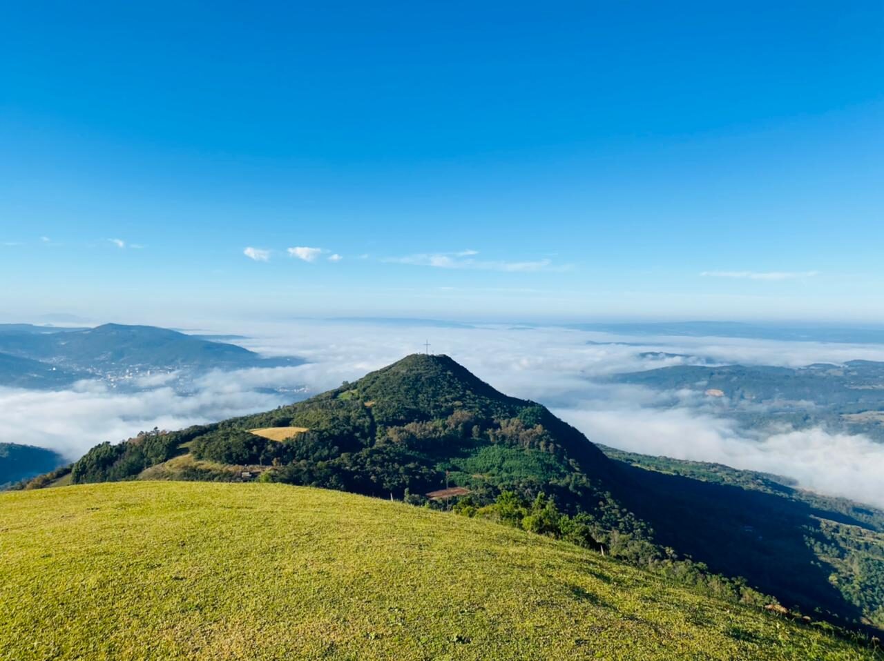 Com visual incrível, mirante atrai turistas de todo o país