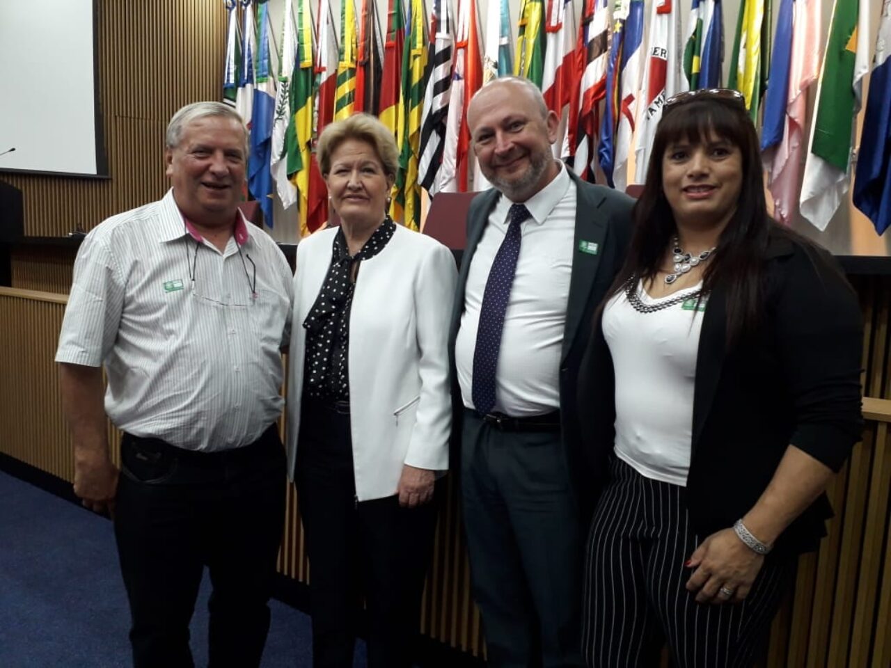 Parte da comitiva com a senadora Ana Amélia Lemos