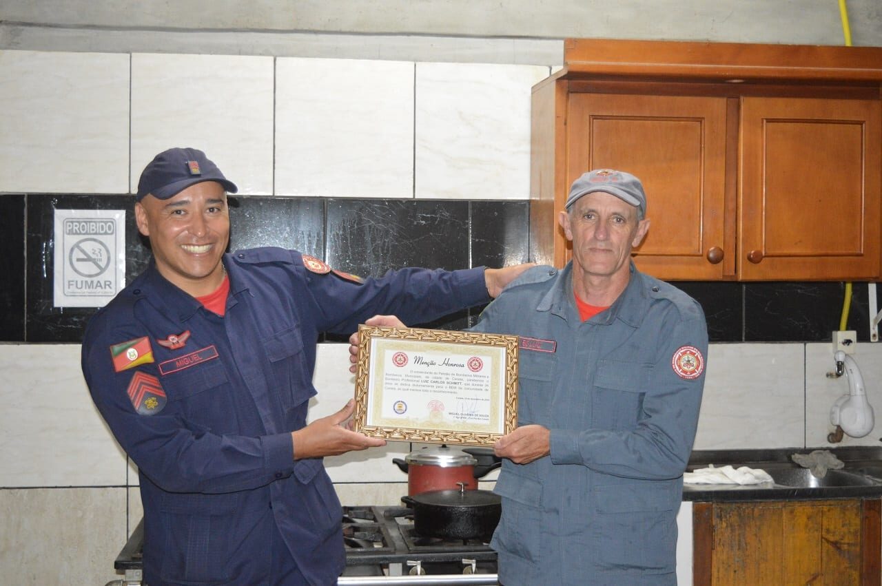 Recebendo Menção Honrosa