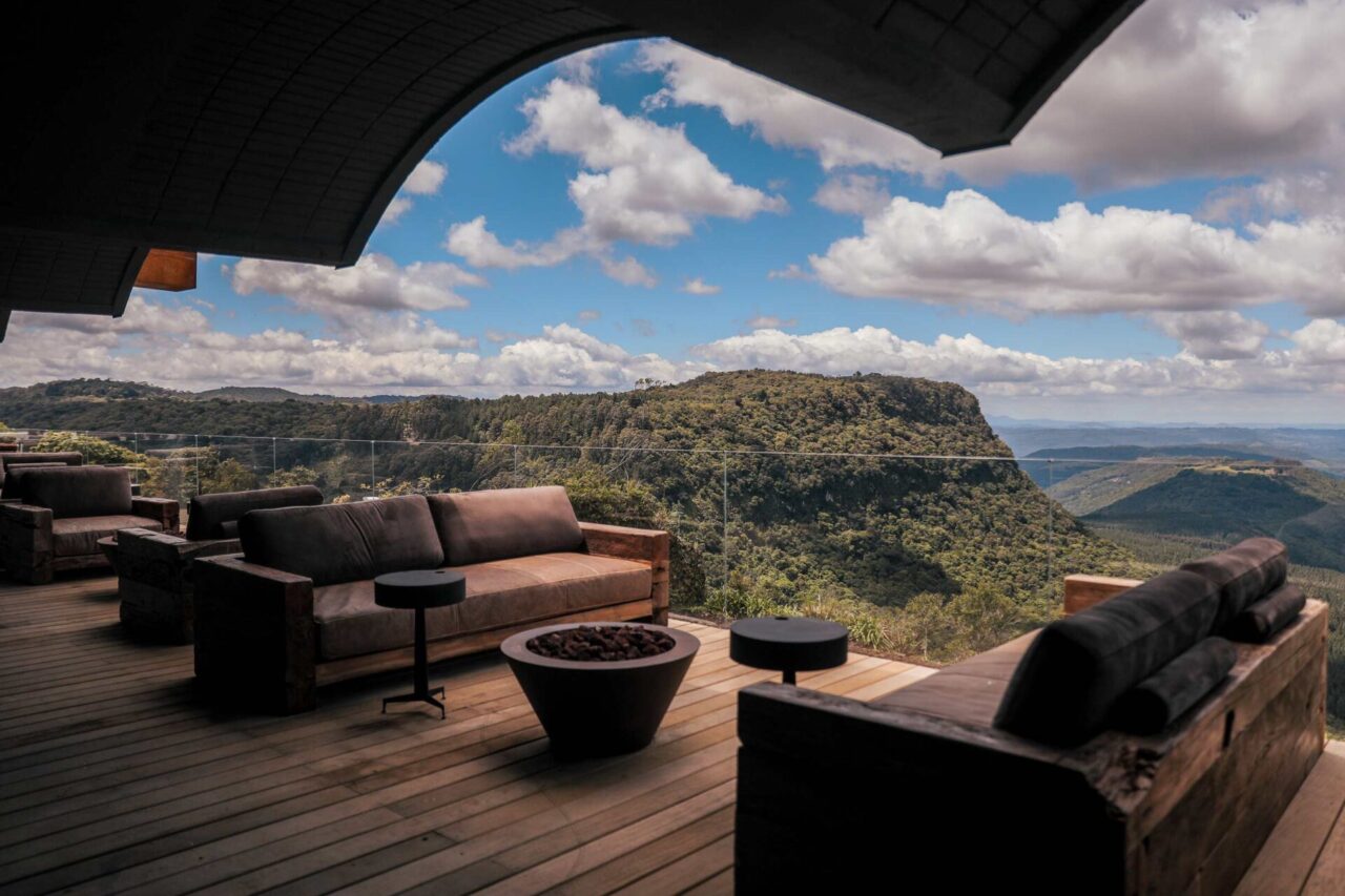 Deck-com-vista-para-o-Vale-do-Quilombo---Foto-de-Vini-Dallarosa