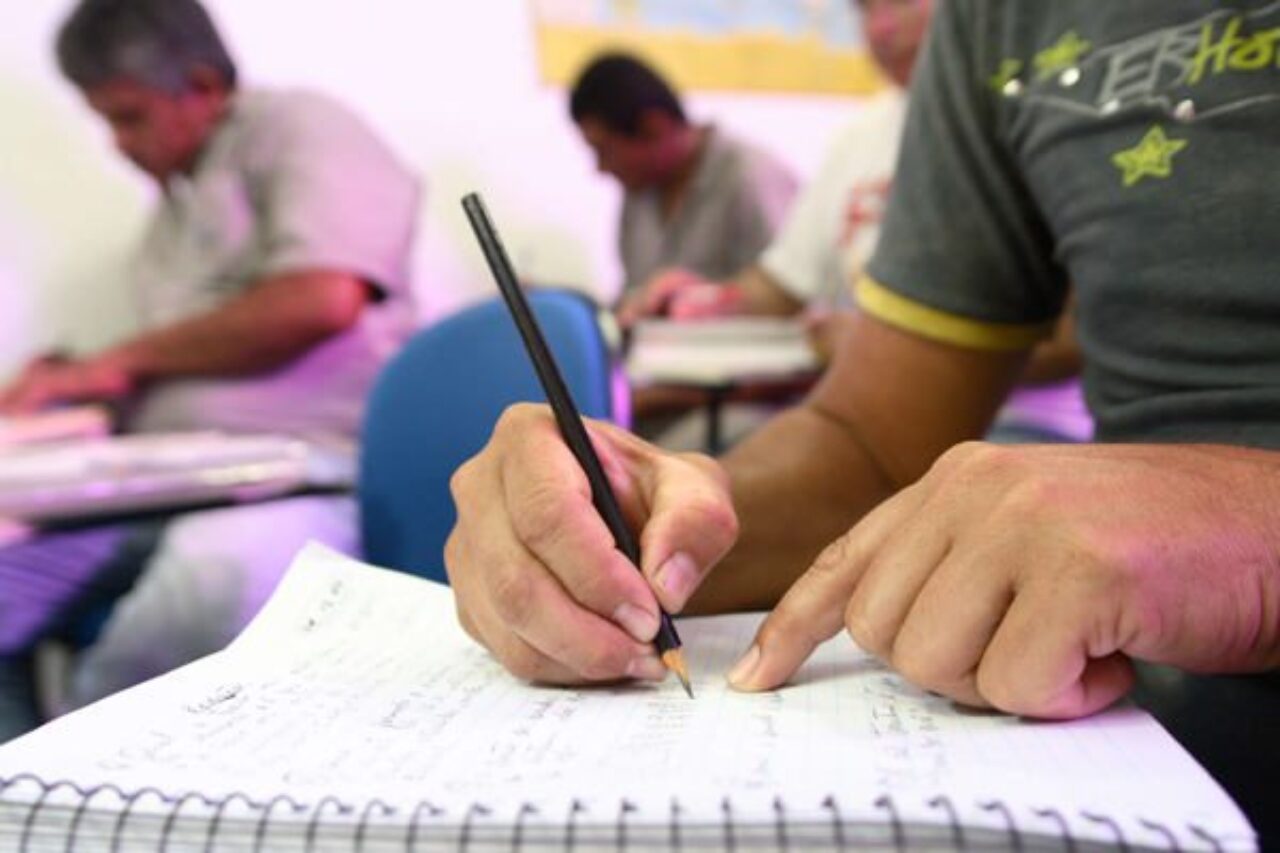 EDUCACAO-JOVENS-ADULTOS
