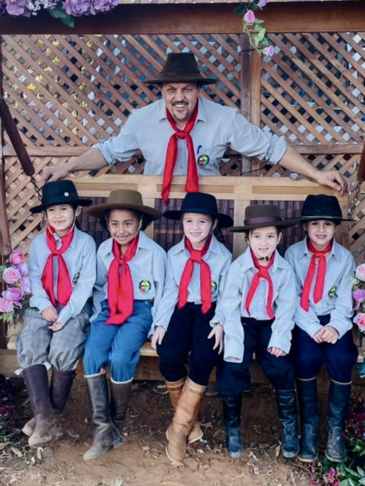 Equipe Bonequinha e Rodrigo Trevisan