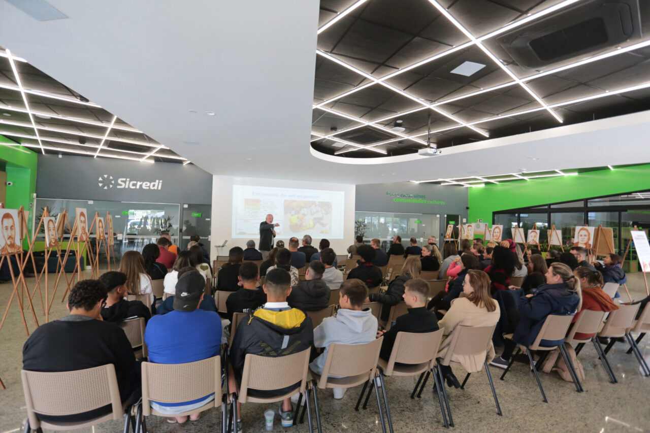 As palestras acontecerão no Espaço Sicredi