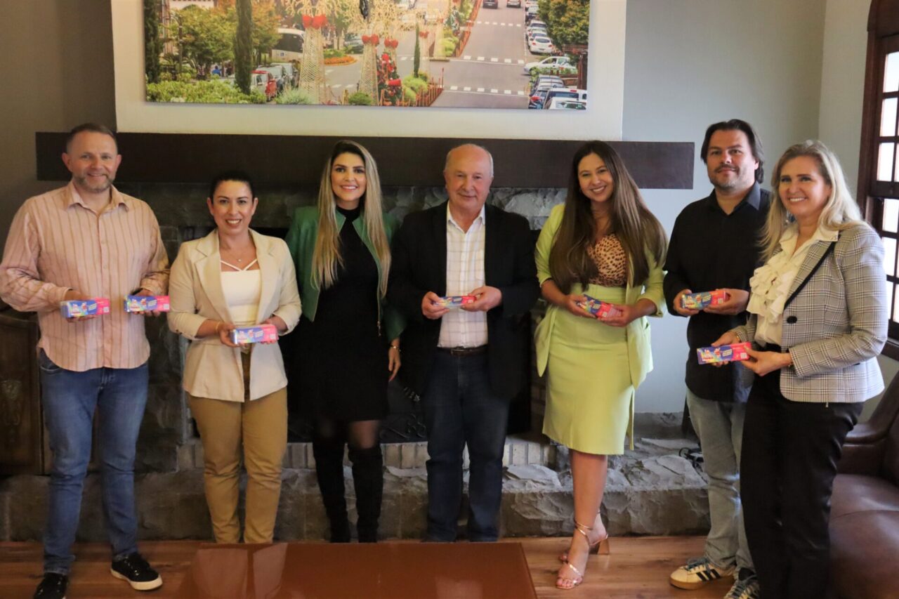 Foto: Executivo recebeu os ingressos e distribuirá entre os servidores.