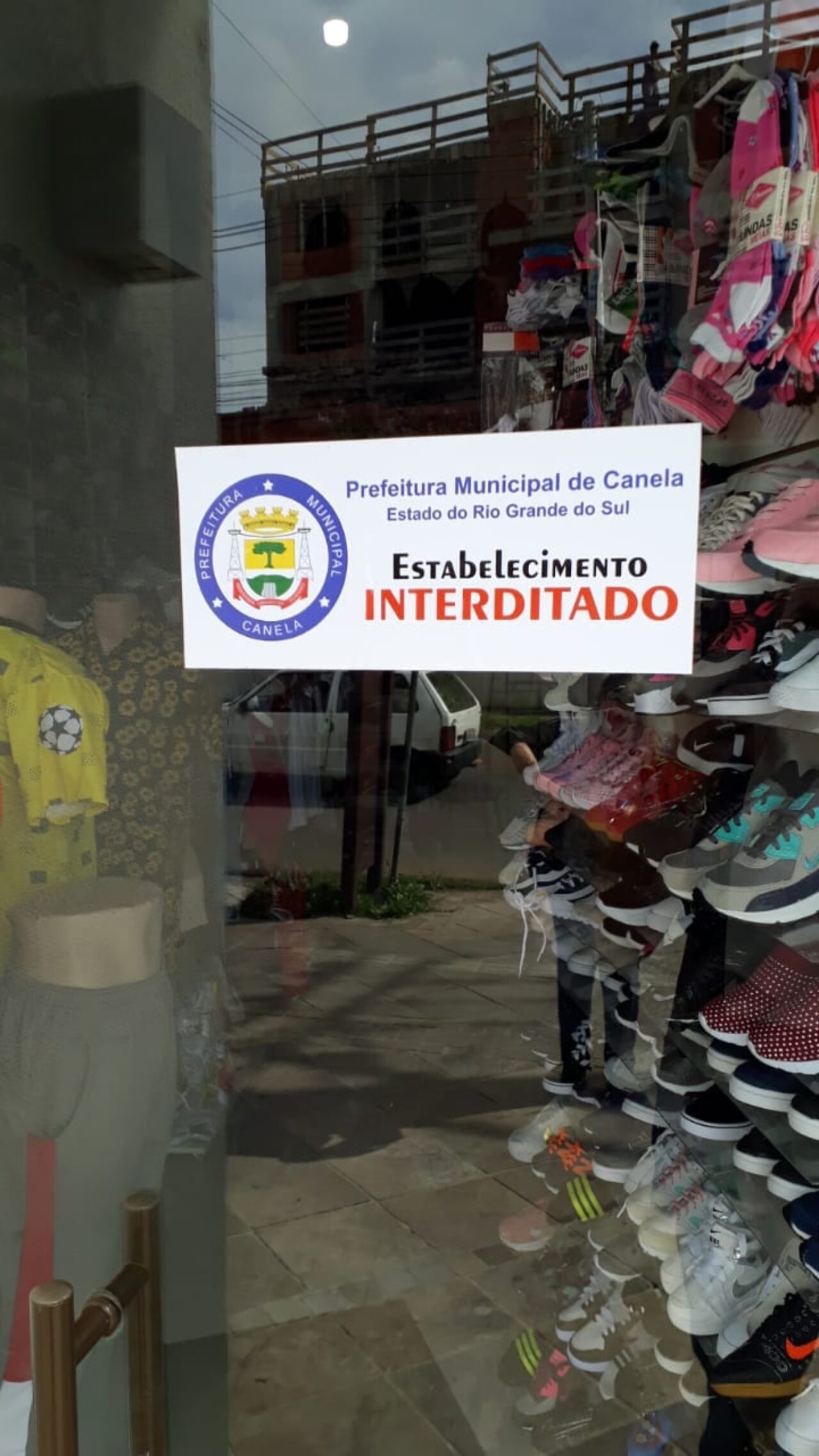 Fiscalização interdita estabelecimento por descumprimento de decreto estadual