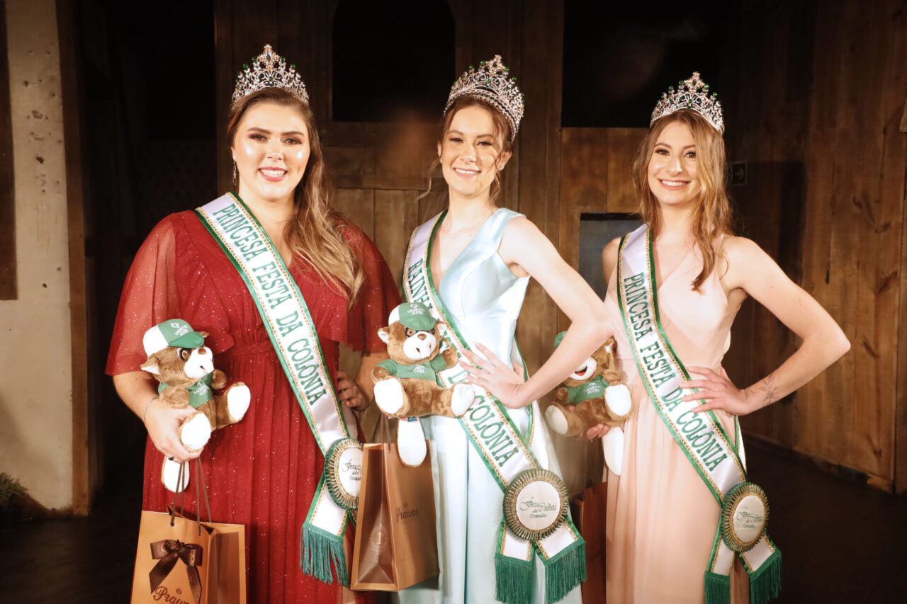 Princesa Ana Paula Thomazi, Rainha Julia Brezolla e a Princesa Manuela Cavichion.
