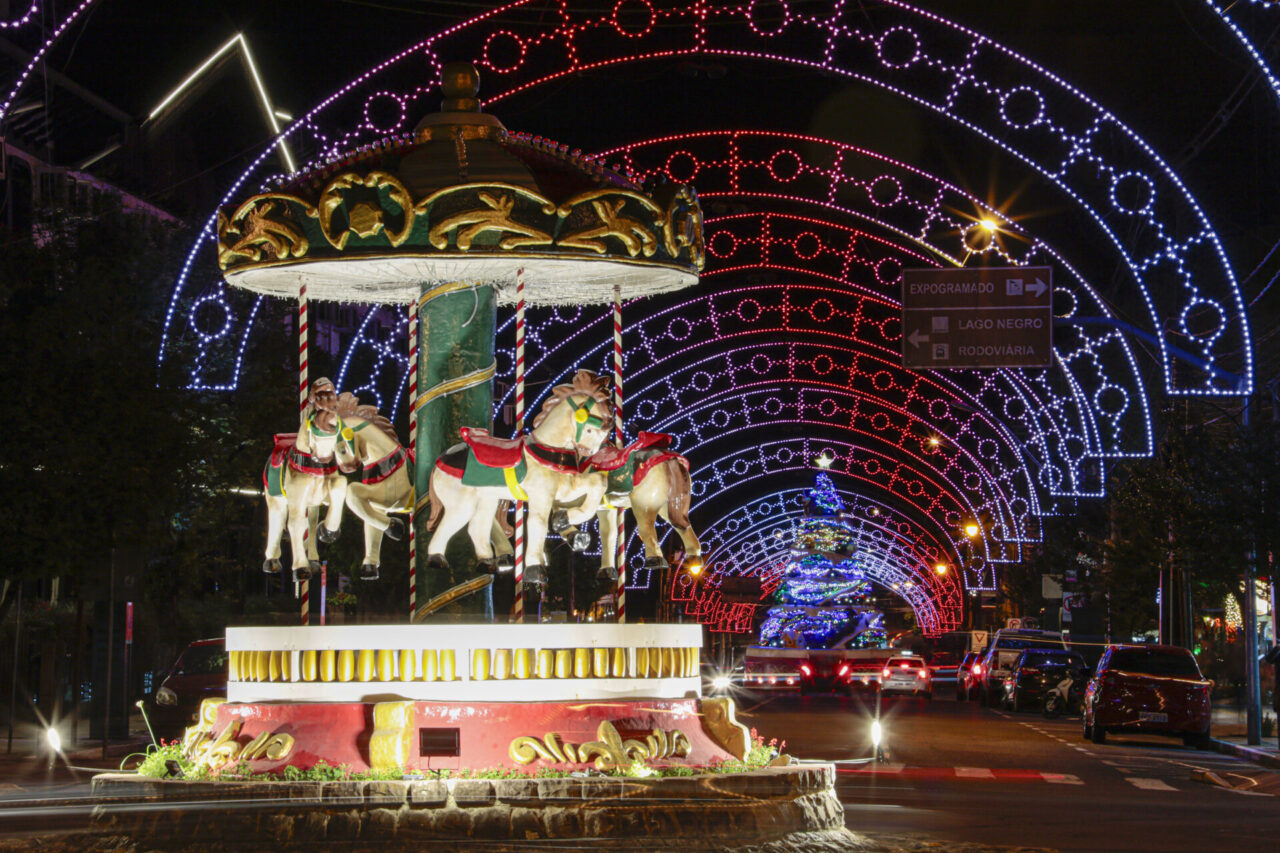 Foto Natal Luz.decoração.arcos e rótula