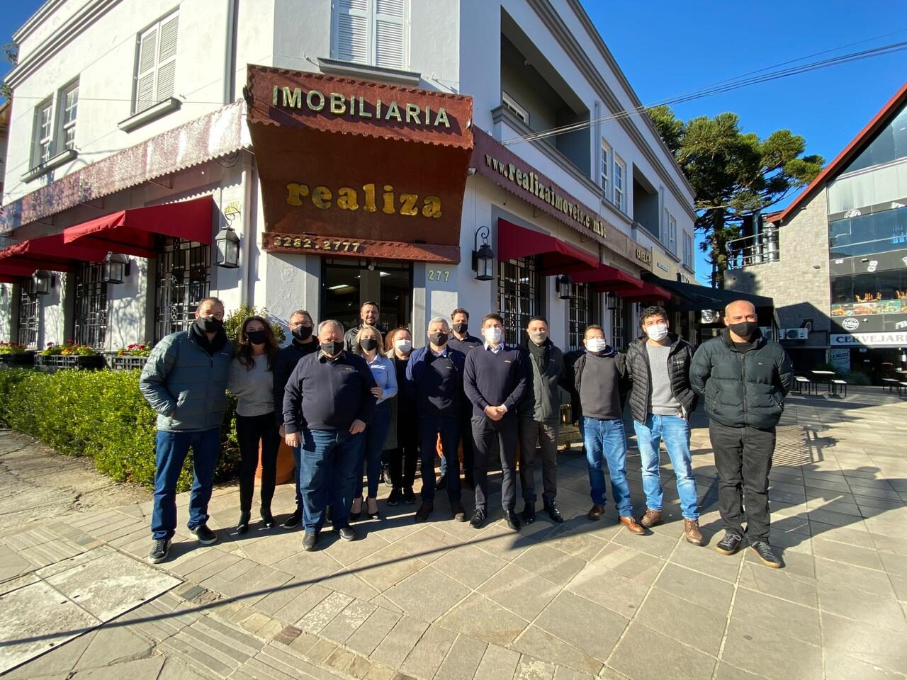 Foto Realiza - Parte da Equipe da Realiza Negócios Imobiliários