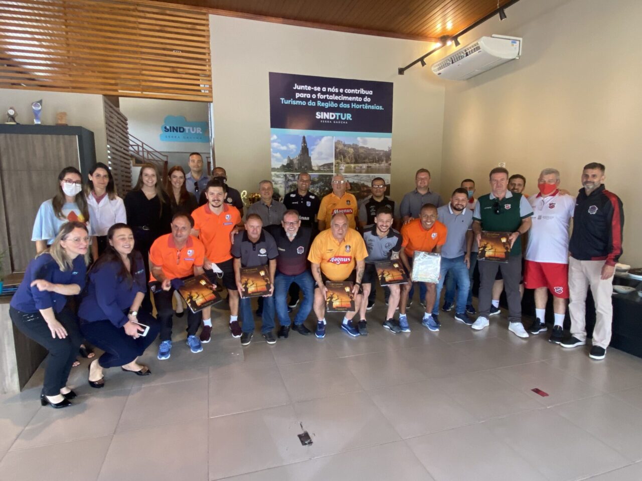 Foto Sindtur homenagem equipes