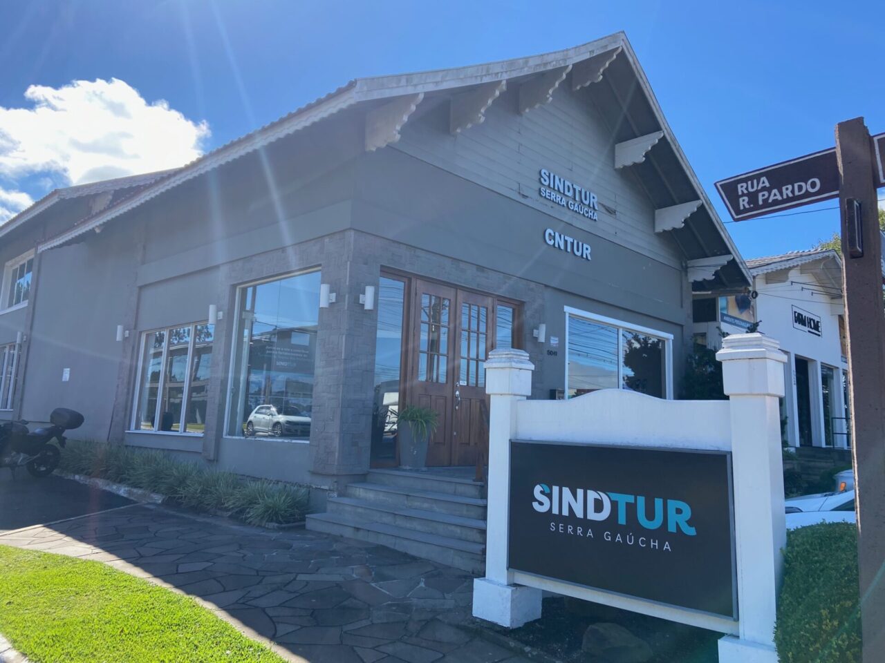 Foto fachada Sindtur