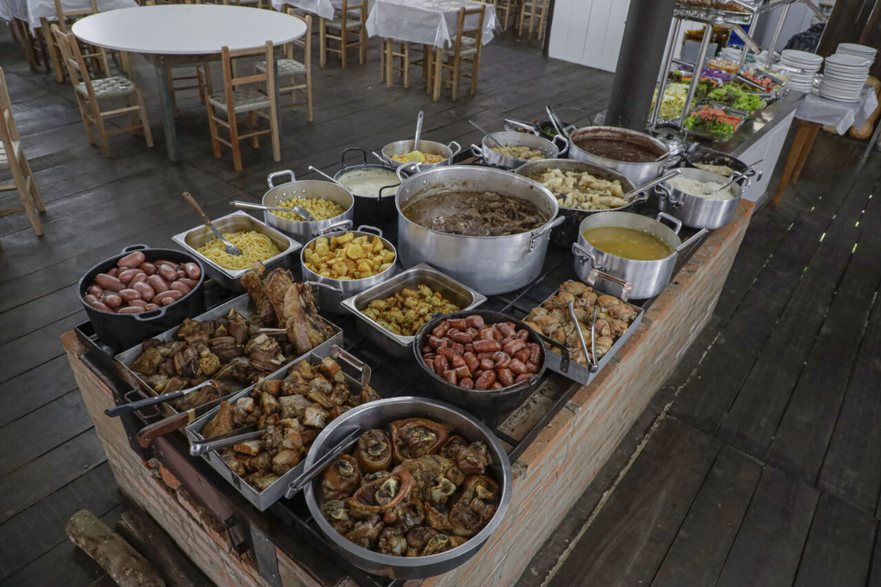 Foto fogão cozinha alemã.2023