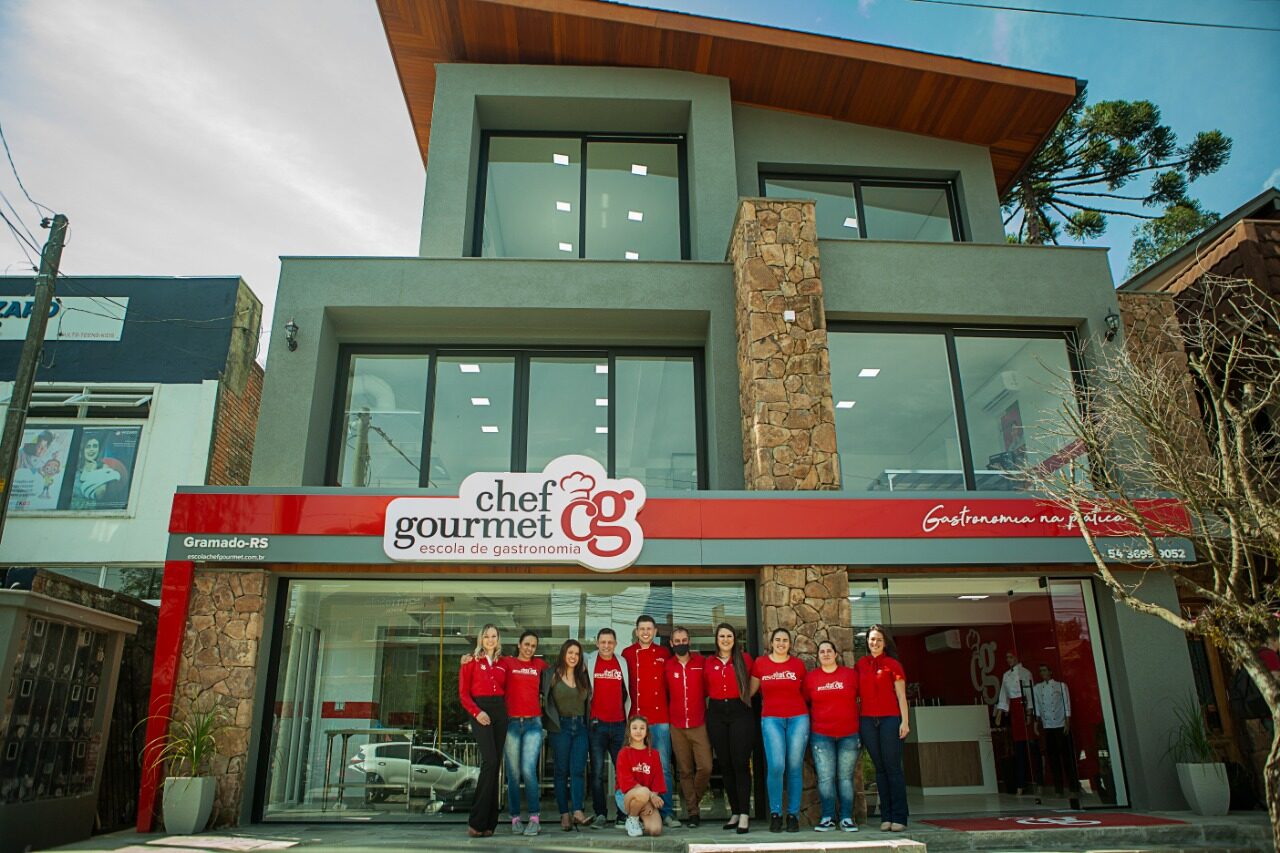Foto predio e equipe Escola de Gastronomia.CREDITO ADRIANO GONÇALVES
