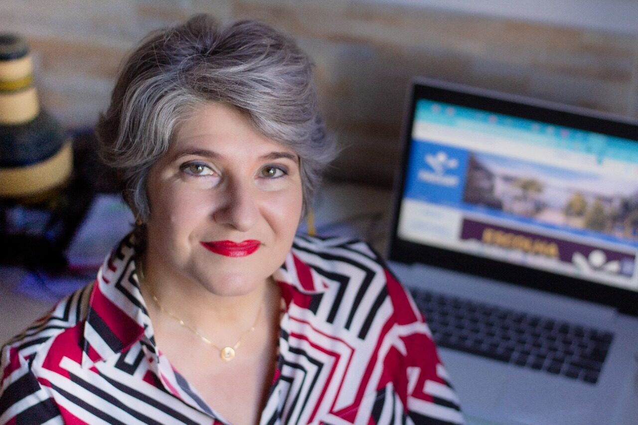 A professora Drª Andréia Silveira Athaydes, da Faccat, foi considerada uma das melhores do mundo pelo  Institute for Public Relations, na  área da Comunicação Estratégica e Relações Públicas.