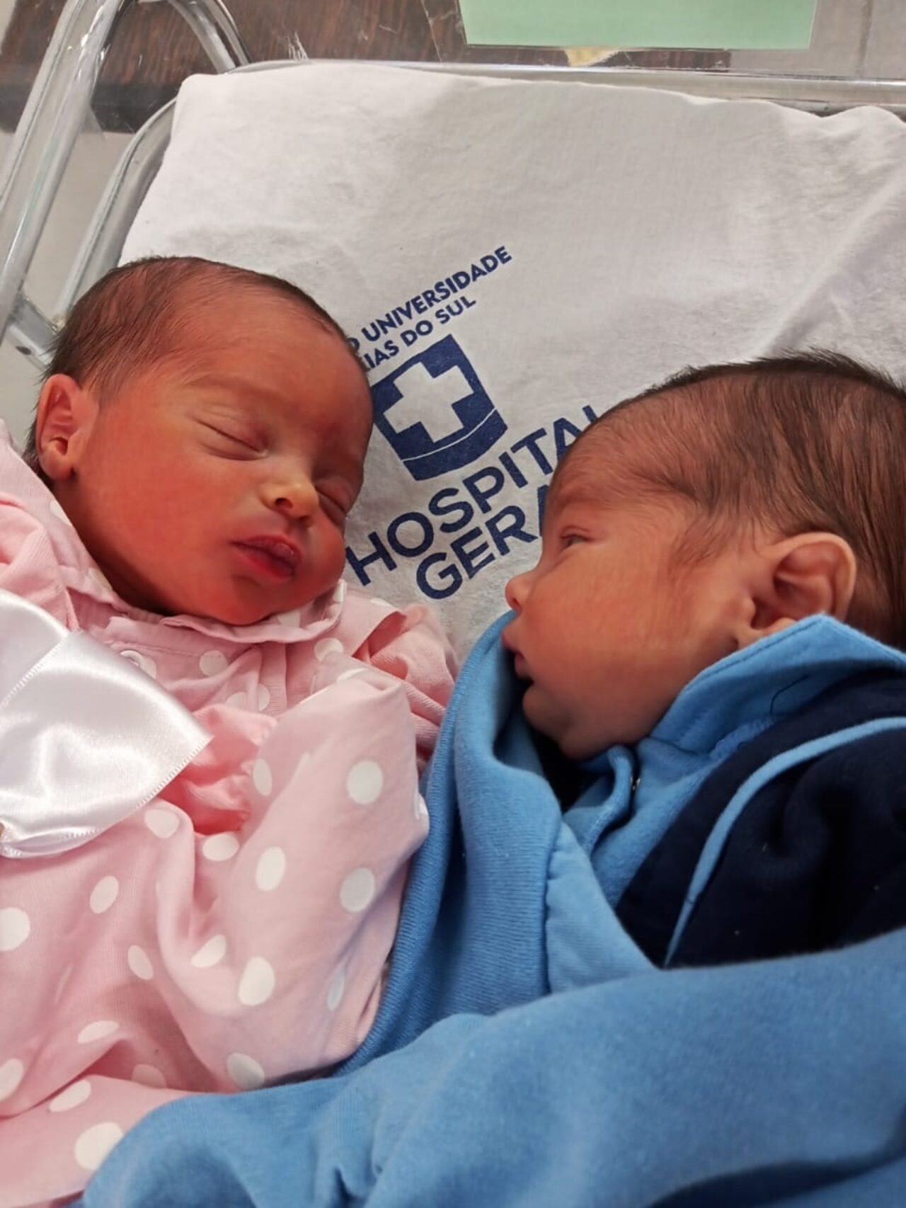 Foto: Reprodução - Gemeo, irmão da pequena Heloisa - 10 dias hoje