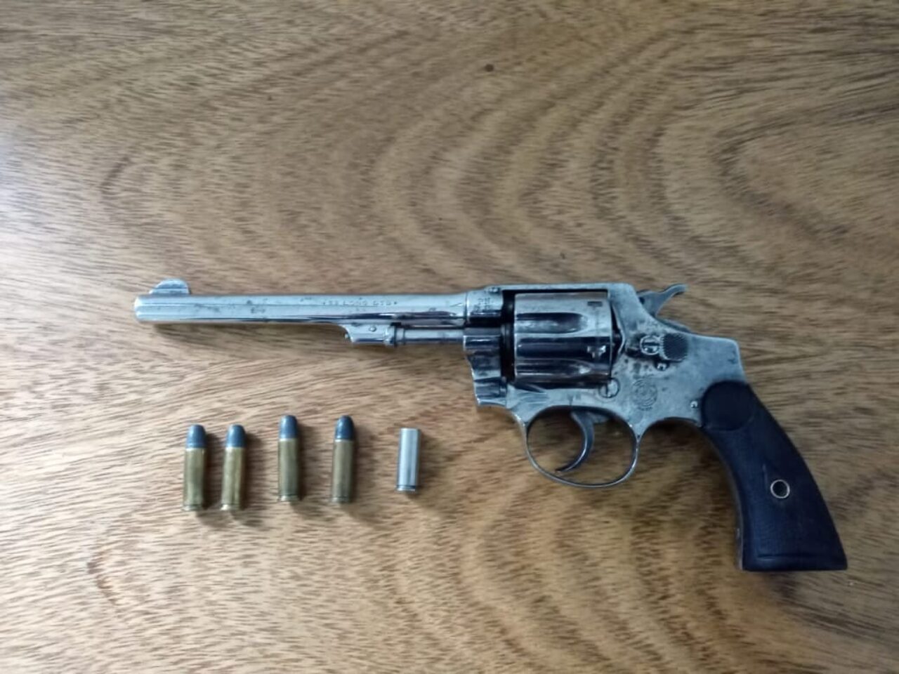 Gramado - Brigada Militar prende homem por porte ilegal de arma de fogo